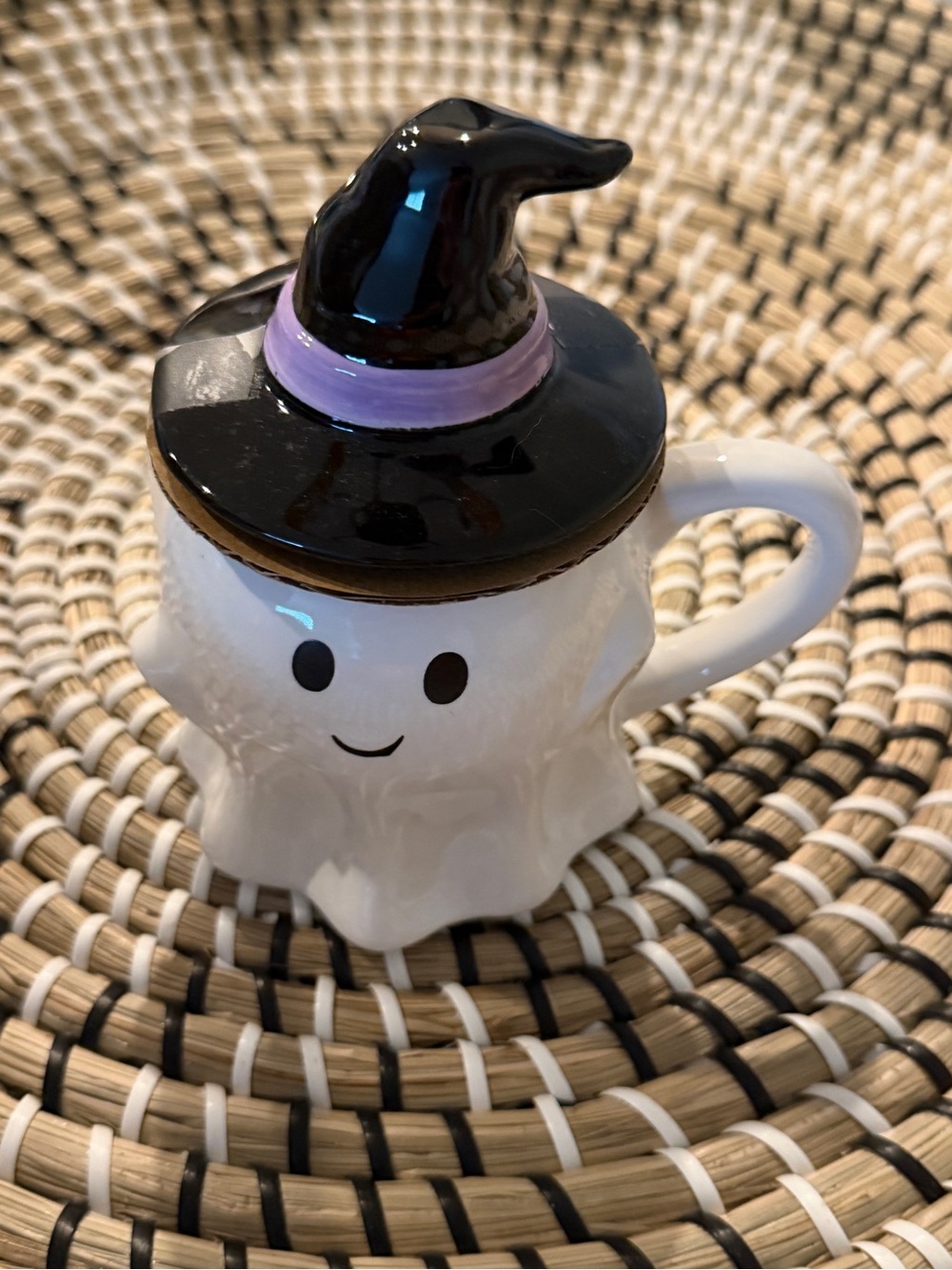 White Ghost Ceramic Mug Black Witch Hat Lid - Seasonal Coffee Cup Hyde & EEK!